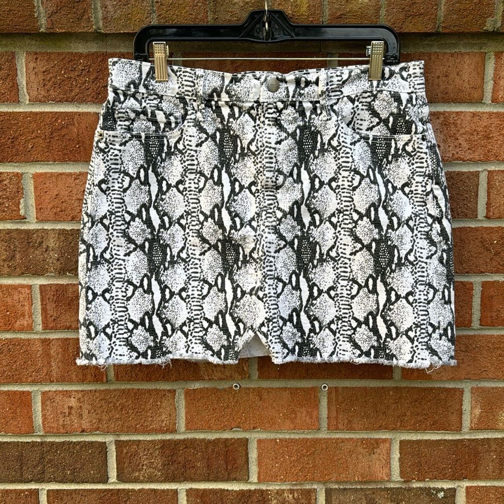 Frame Denim Le Mini Skirt Grey Python Snake Print Sz 31
